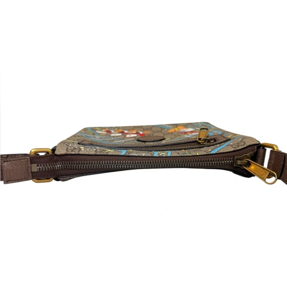 Gucci x Disney Donald Duck GG Supreme Messenger Bag Cruise 2020 - Picture 12 of 16